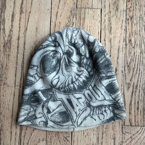 Vintage Tapout Skull Print beanie